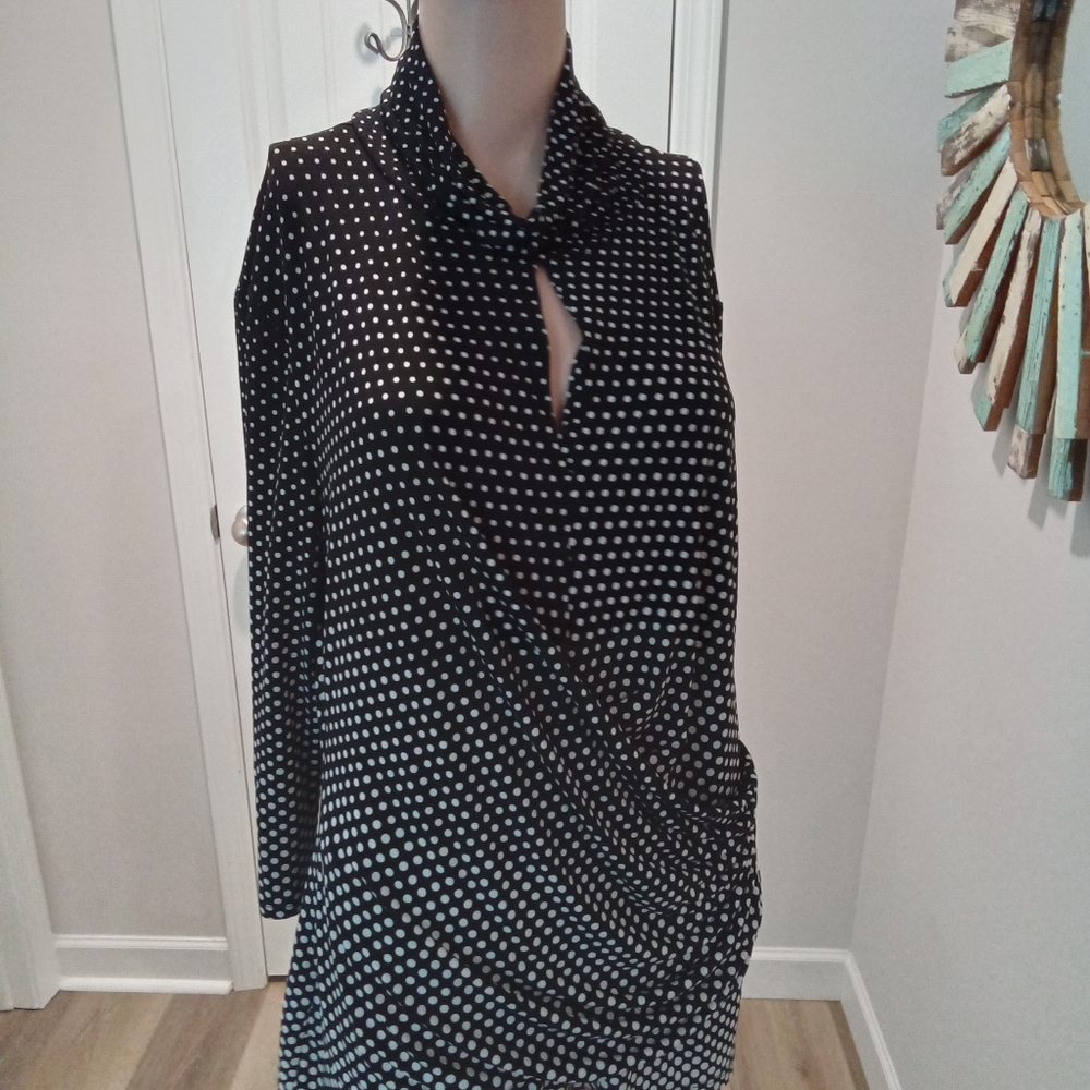 7th Avenue Sz XL Black & White Polka Dot Top With Key Hole Neckline